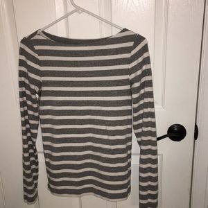 gap grey and white stripped shirt